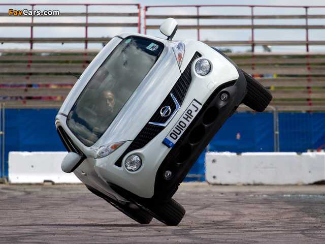 Pictures of Nissan Juke UK-spec (YF15) 2010 (640 x 480)