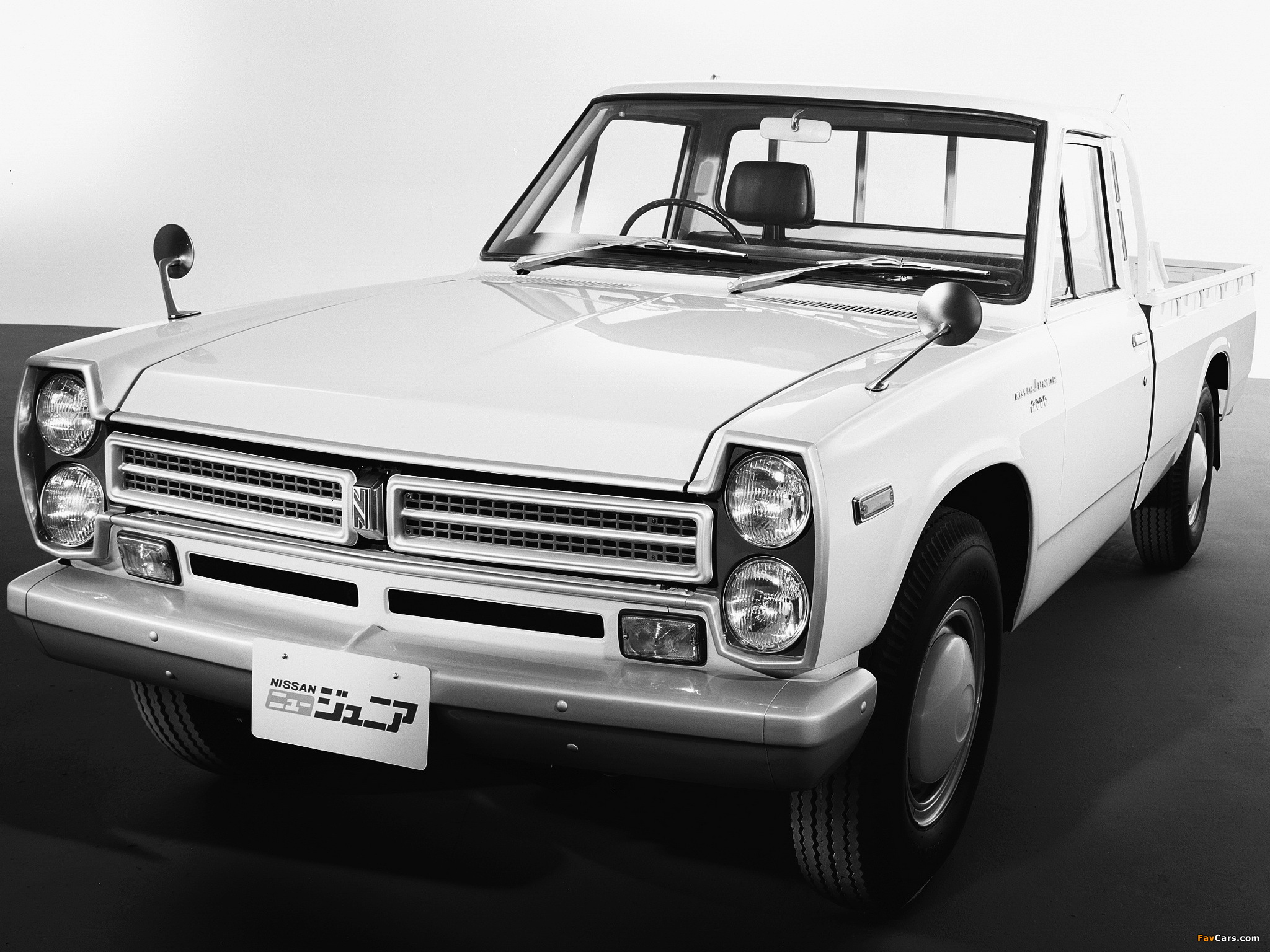 Nissan Junior (140) 1970–82 images (2048 x 1536)