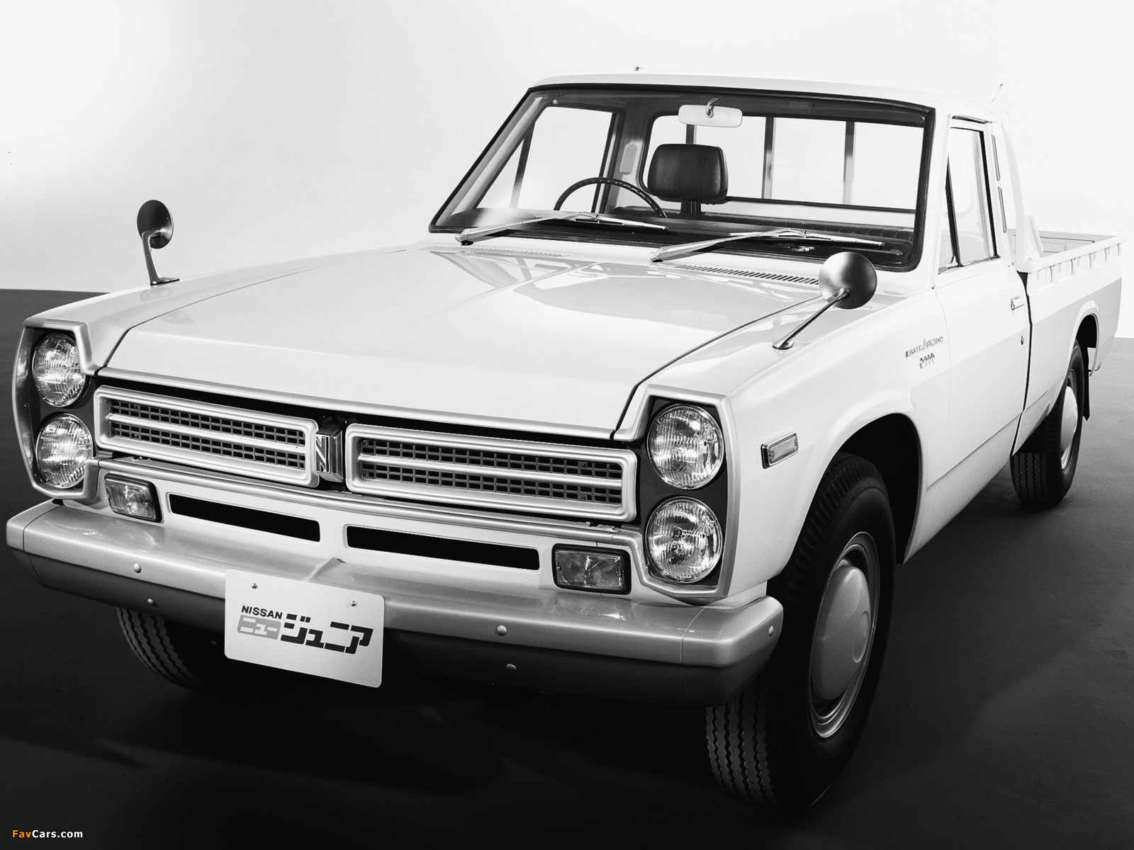 Nissan Junior (140) 1970–82 images (1600 x 1200)