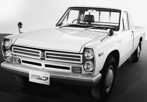 Nissan Junior (140) 1970–82 images