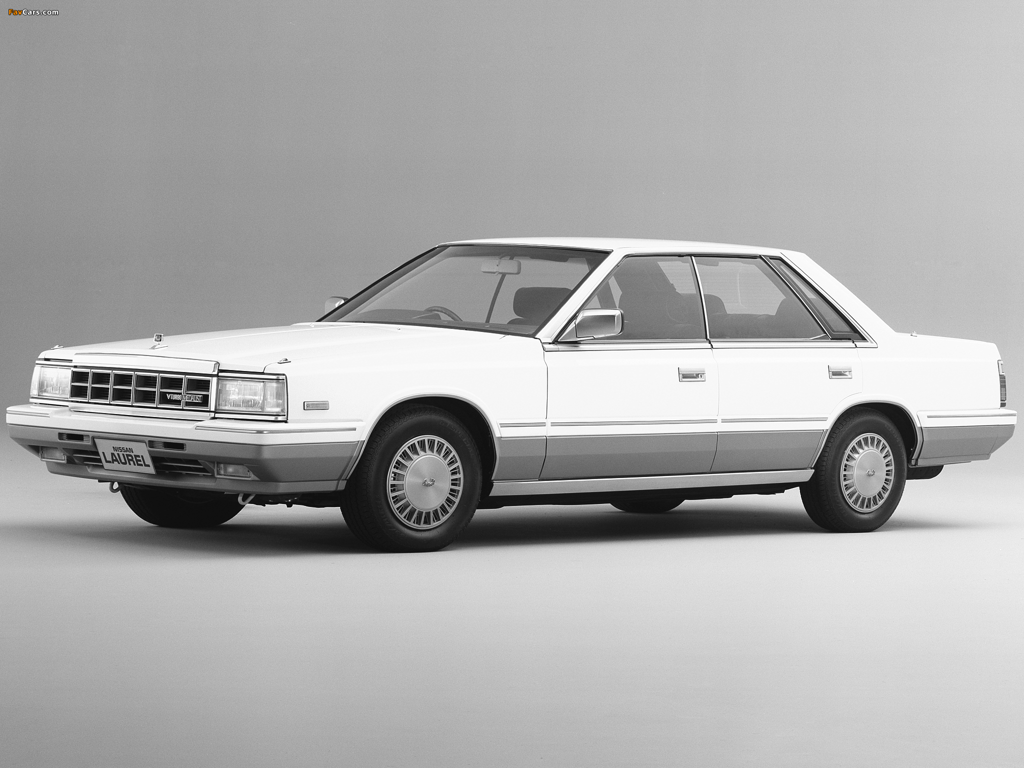 Nissan Laurel Hardtop (C32) 1984–86 images (2048 x 1536)
