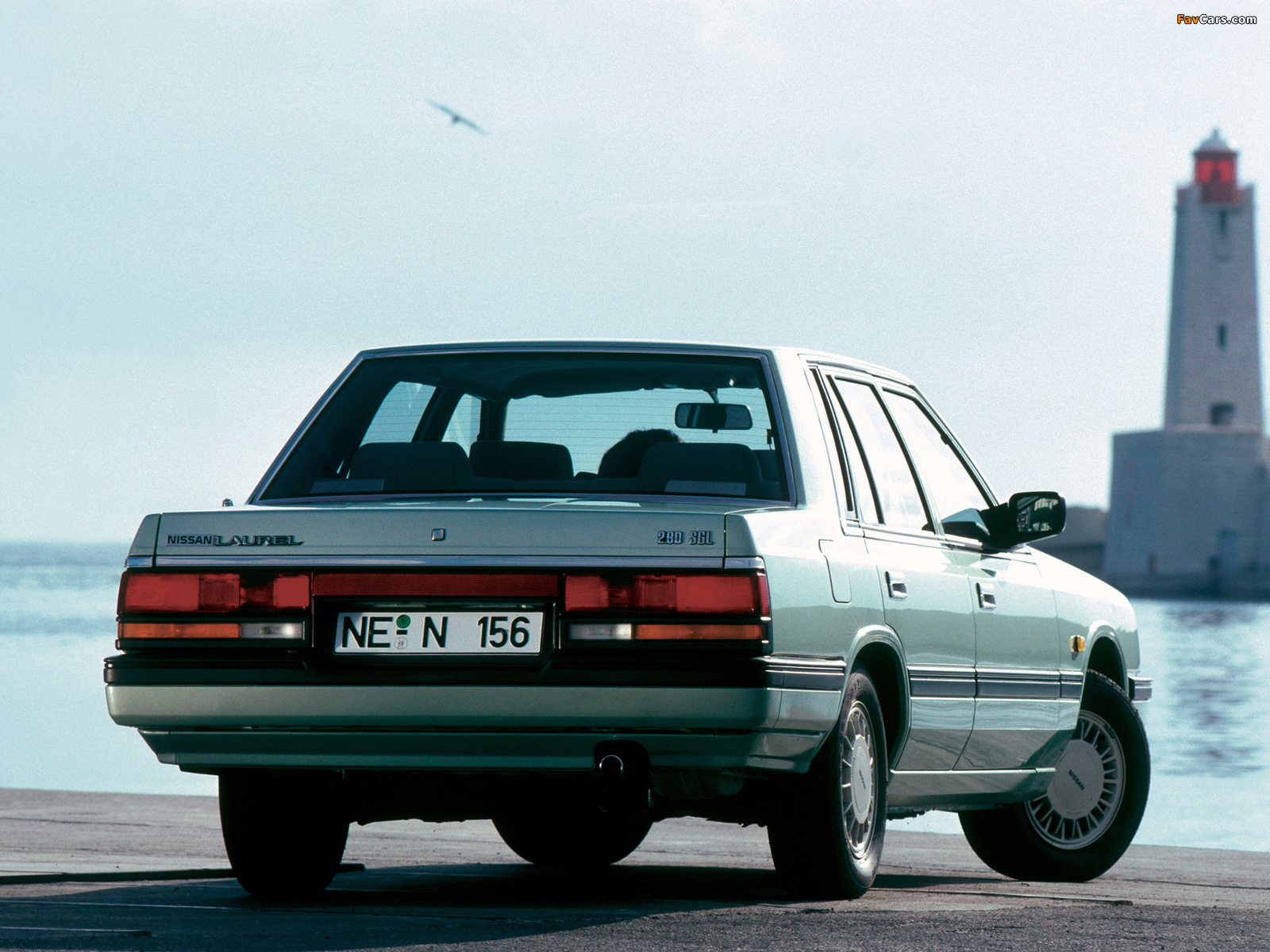 Nissan Laurel Sedan (C32) 1984–86 photos (1600 x 1200)