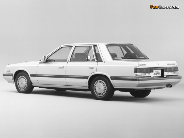 Nissan Laurel Sedan (C32) 1984–86 pictures (640 x 480)