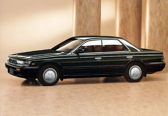 Nissan Laurel (C33) 1989–93 images