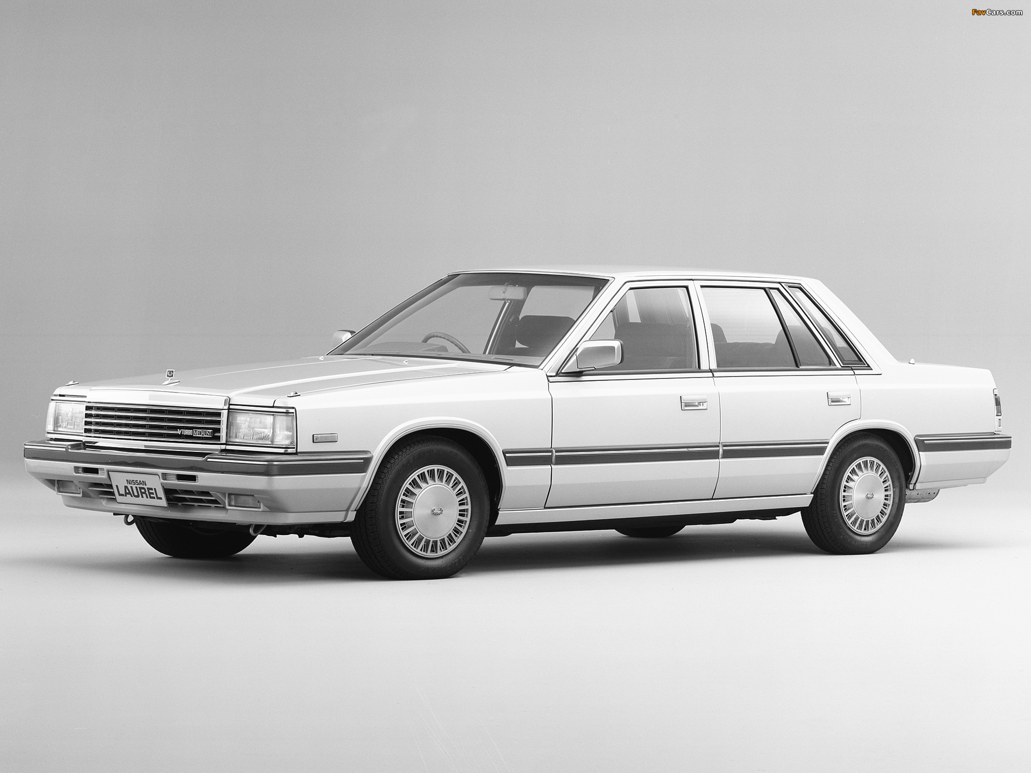 Photos of Nissan Laurel Sedan (C32) 1984–86 (2048 x 1536)