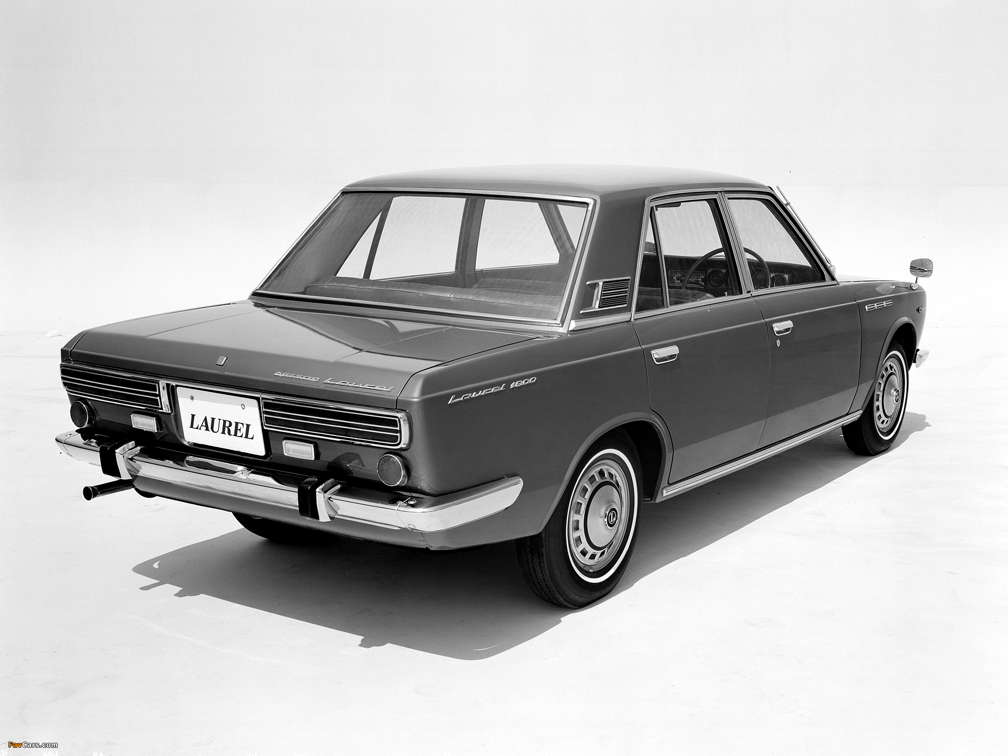 Pictures of Nissan Laurel Sedan (C30) 1968–72 (2048 x 1536)