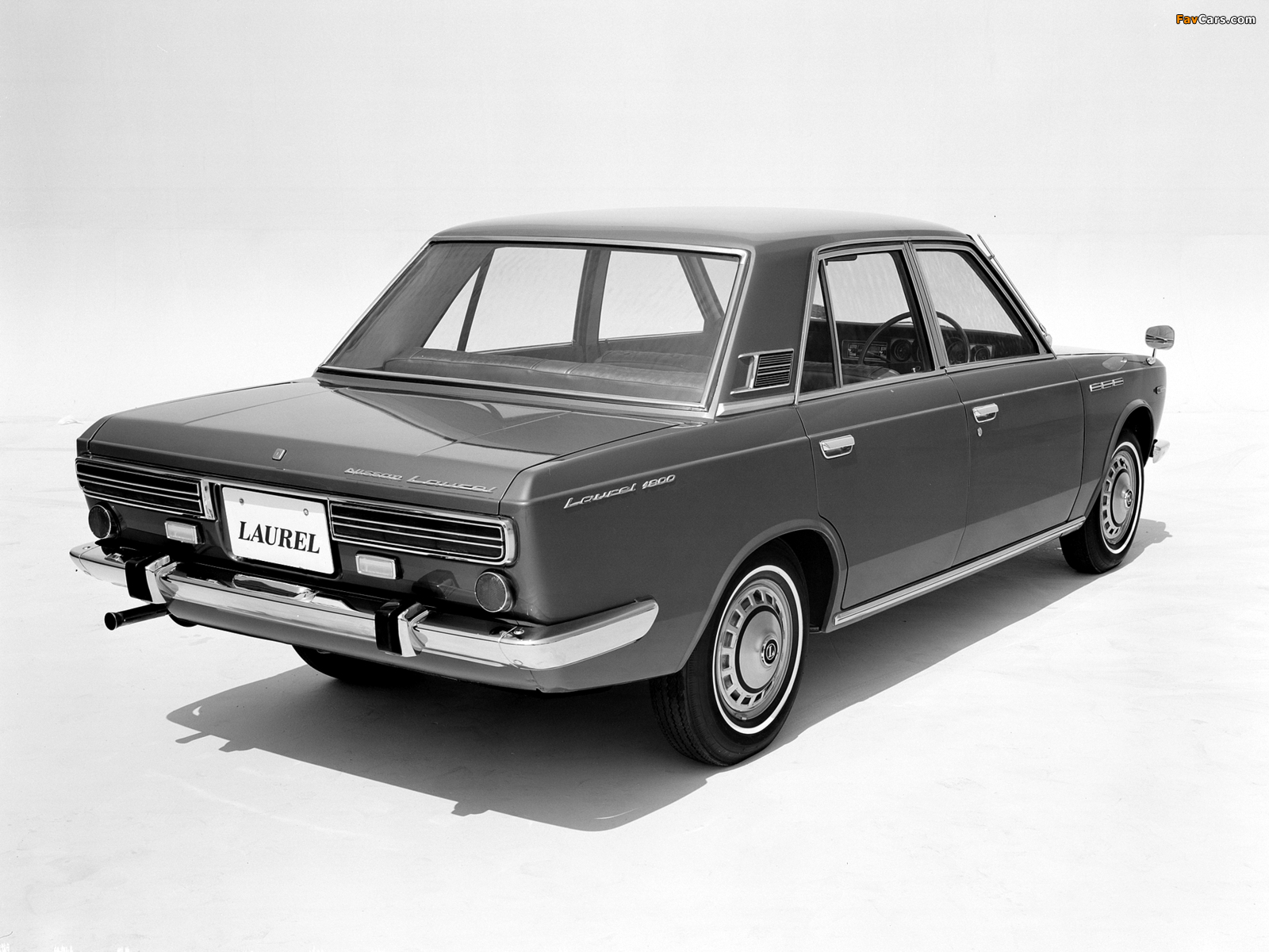 Pictures of Nissan Laurel Sedan (C30) 1968–72 (1600 x 1200)