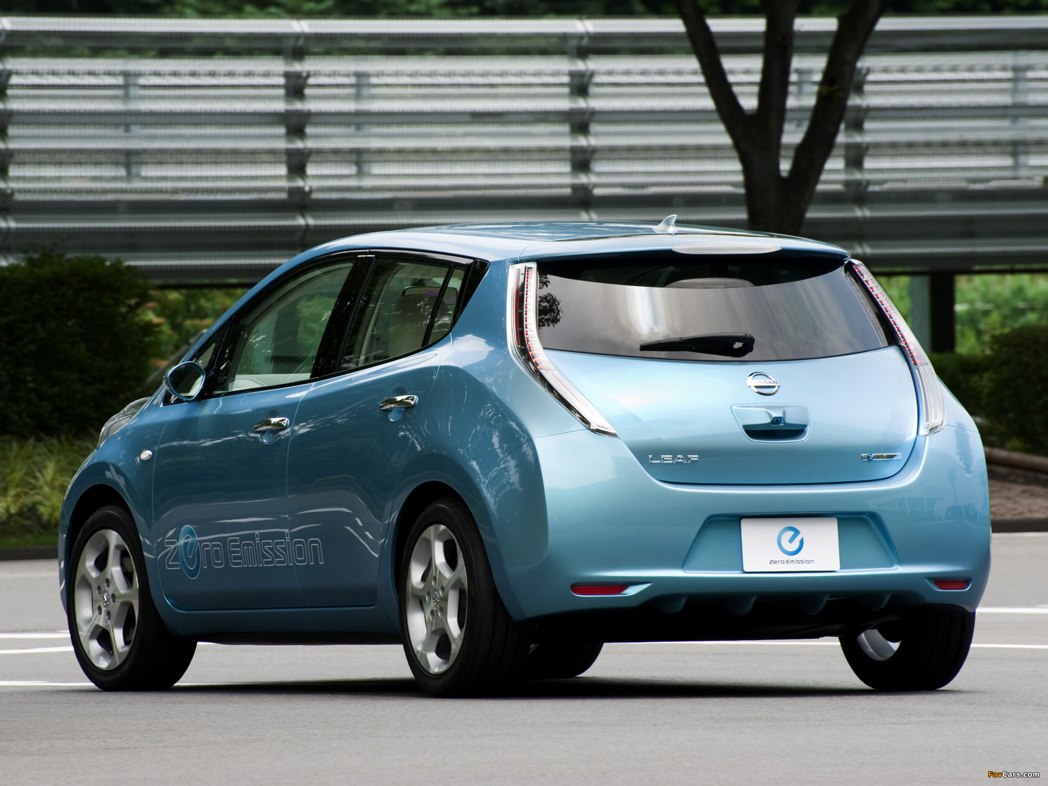 Images of Nissan Leaf JP-spec (ZEO) 2010 (2048 x 1536)