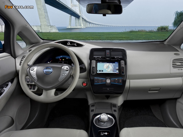 Nissan Leaf 2010 images (640 x 480)