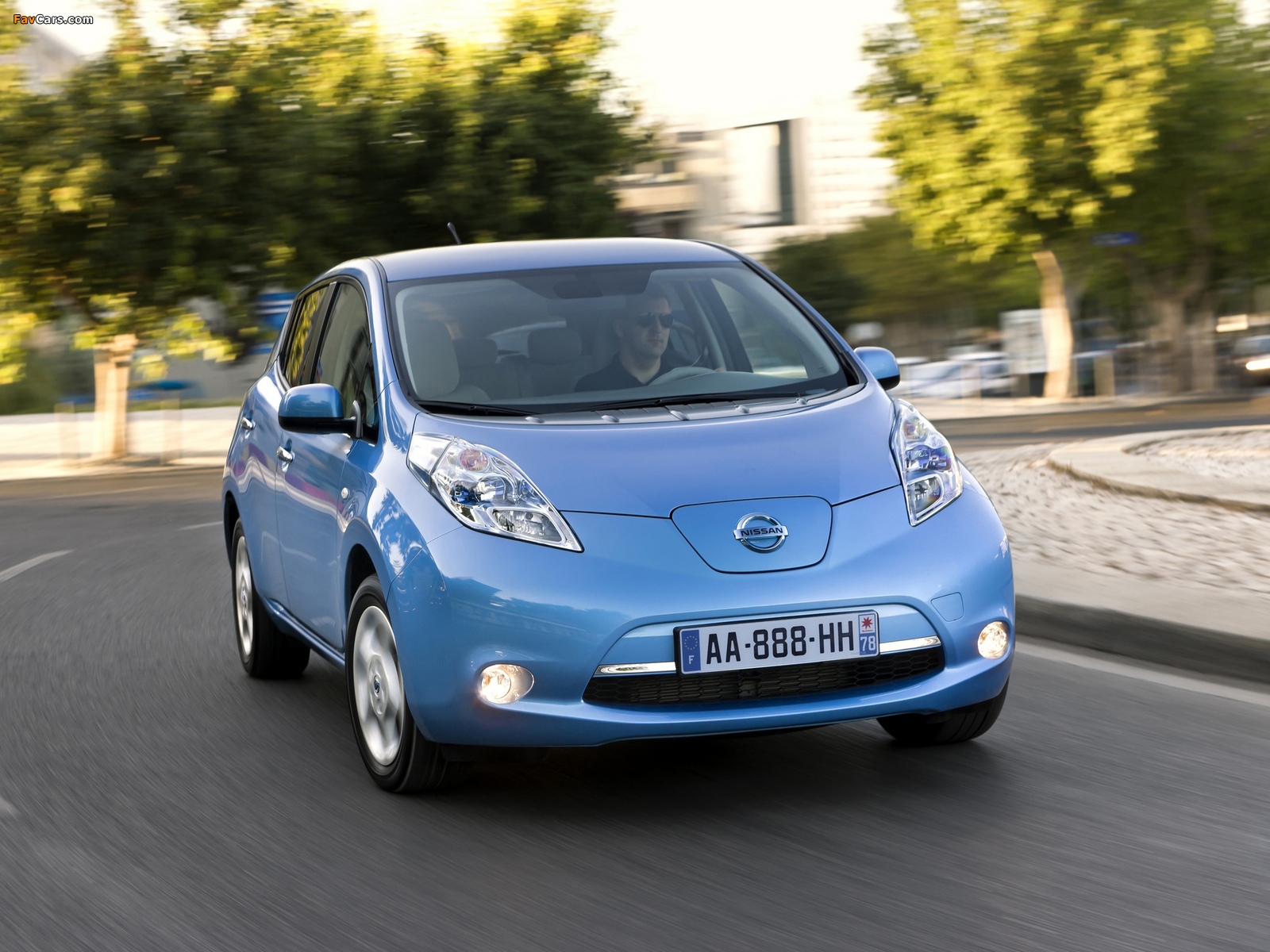 Nissan Leaf 2010 wallpapers (1600 x 1200)