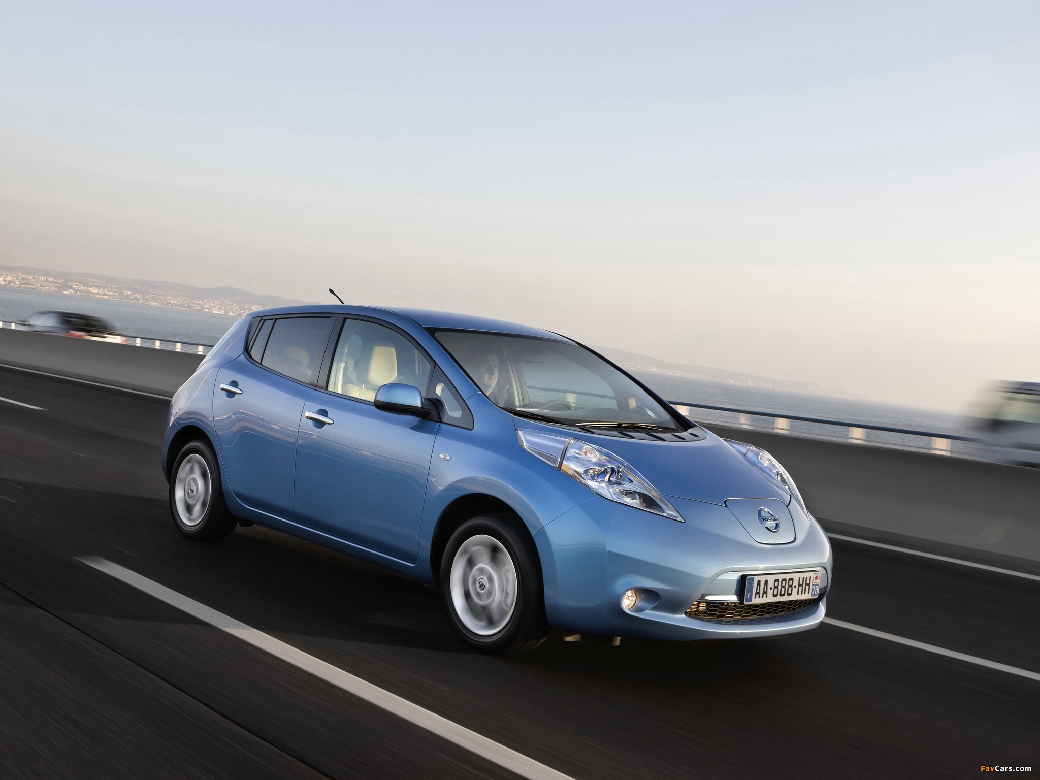 Nissan Leaf 2010 wallpapers (2048 x 1536)