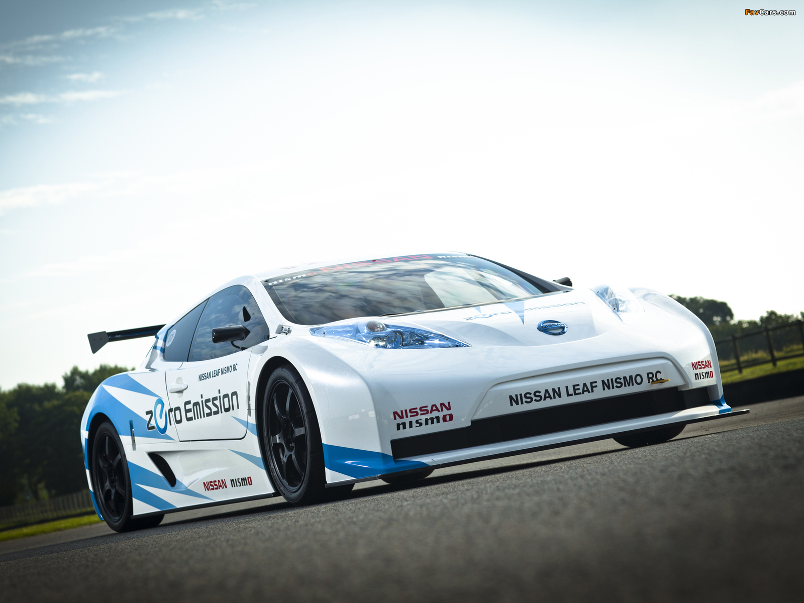 Nissan Leaf Nismo RC 2011 wallpapers (1600 x 1200)