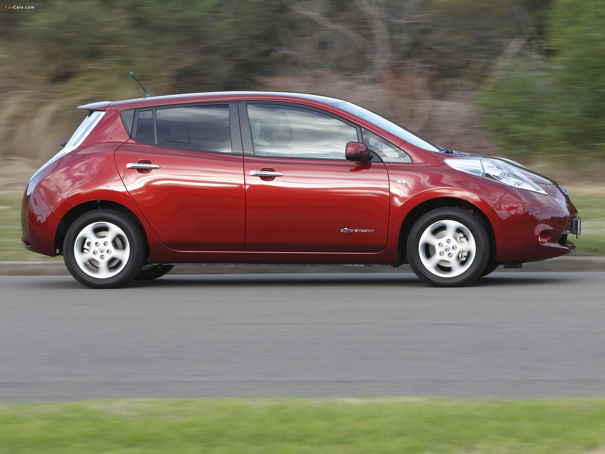 Nissan Leaf AU-spec 2012 images (2048 x 1536)