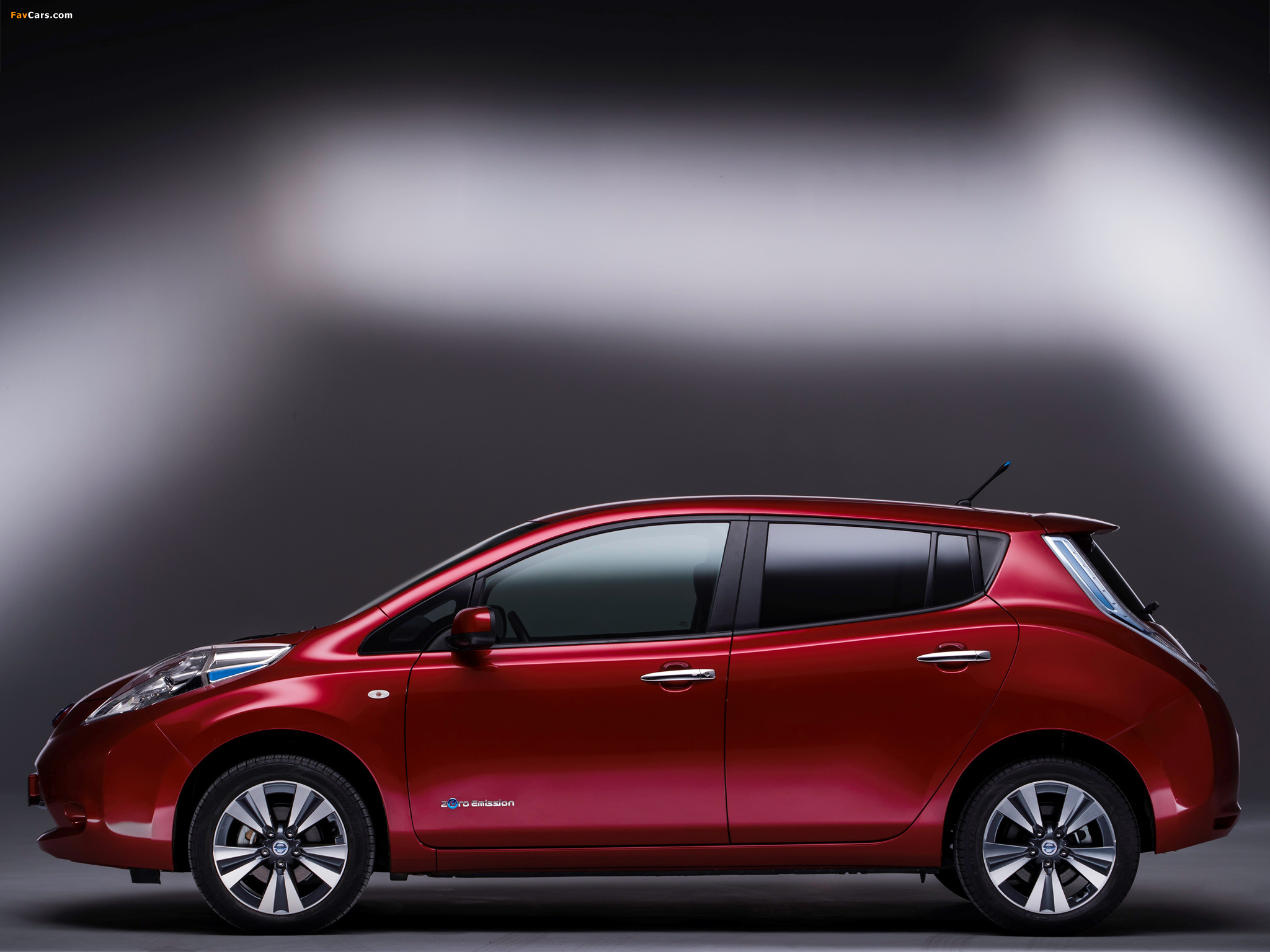 Nissan Leaf 2013 wallpapers (2048 x 1536)