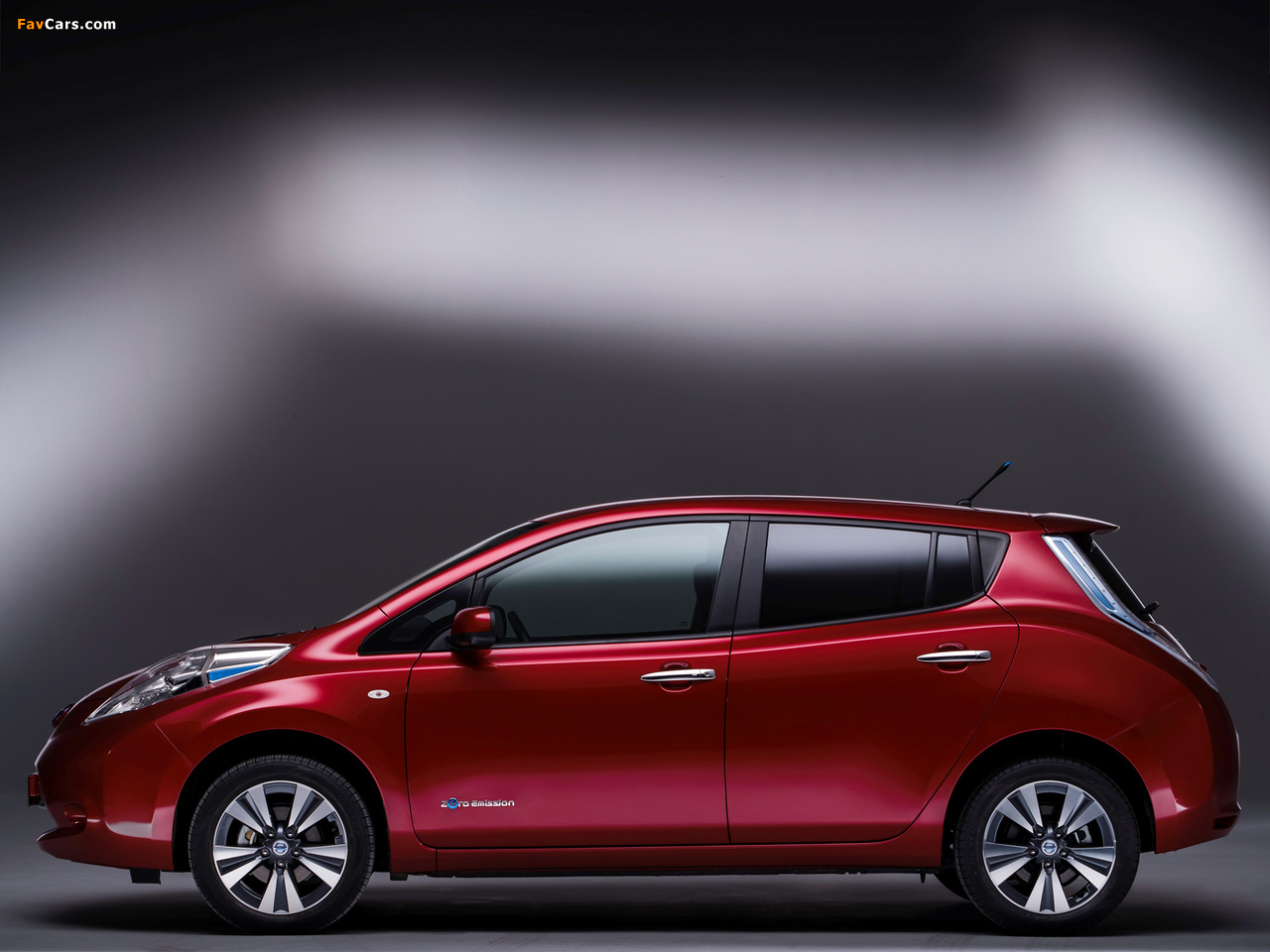 Nissan Leaf 2013 wallpapers (1280 x 960)