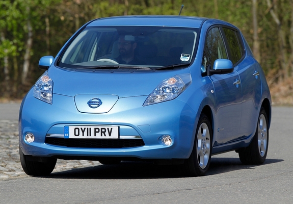 Photos of Nissan Leaf UK-spec 2011