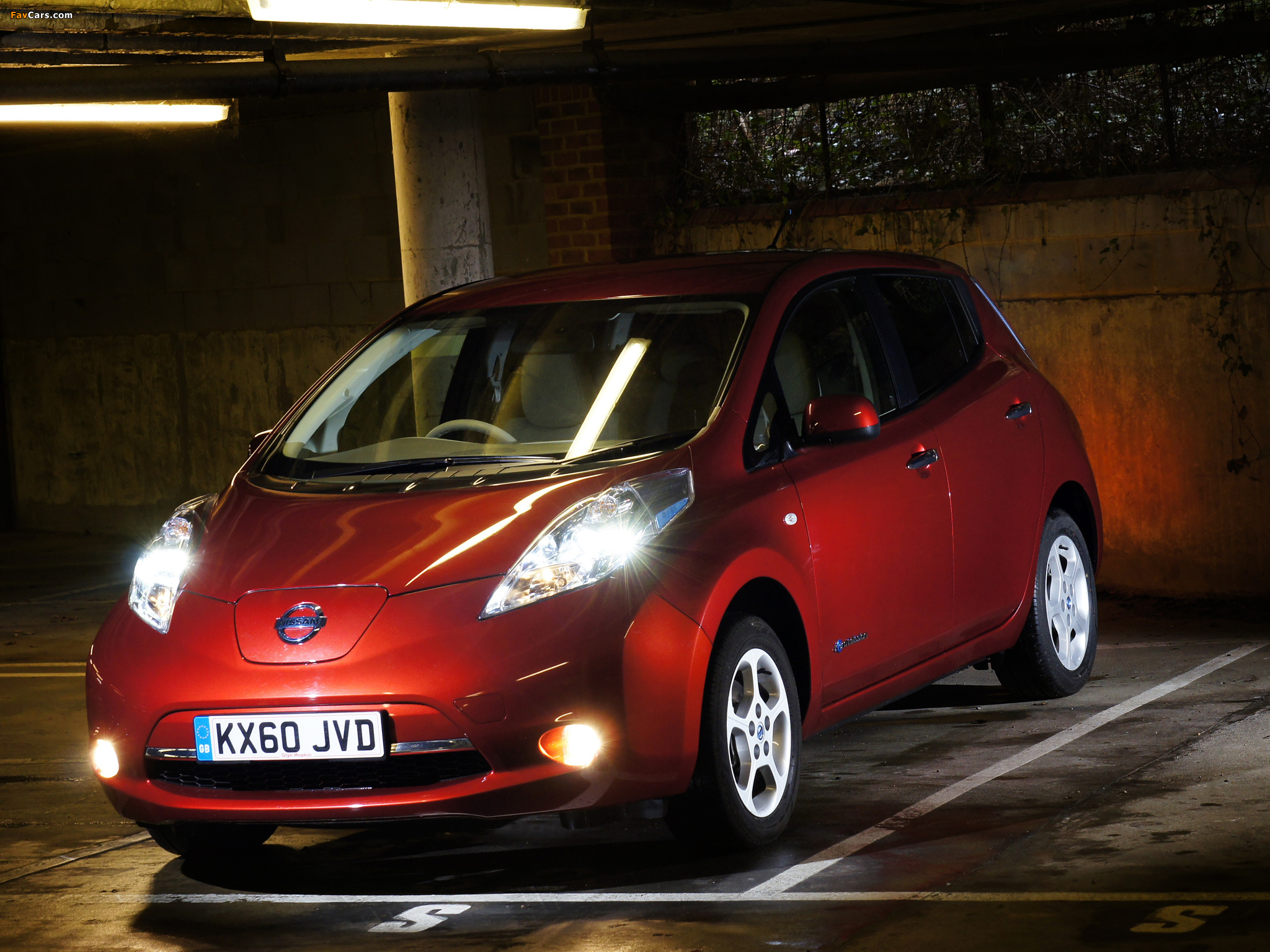 Photos of Nissan Leaf UK-spec 2011 (2048 x 1536)