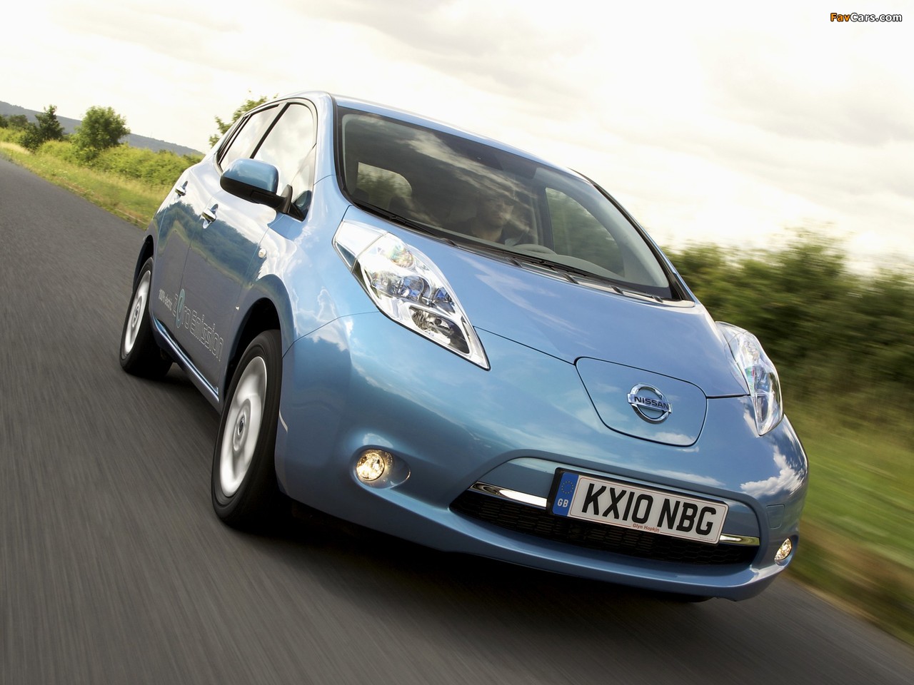 Nissan Leaf 2010 wallpapers (1280 x 960)