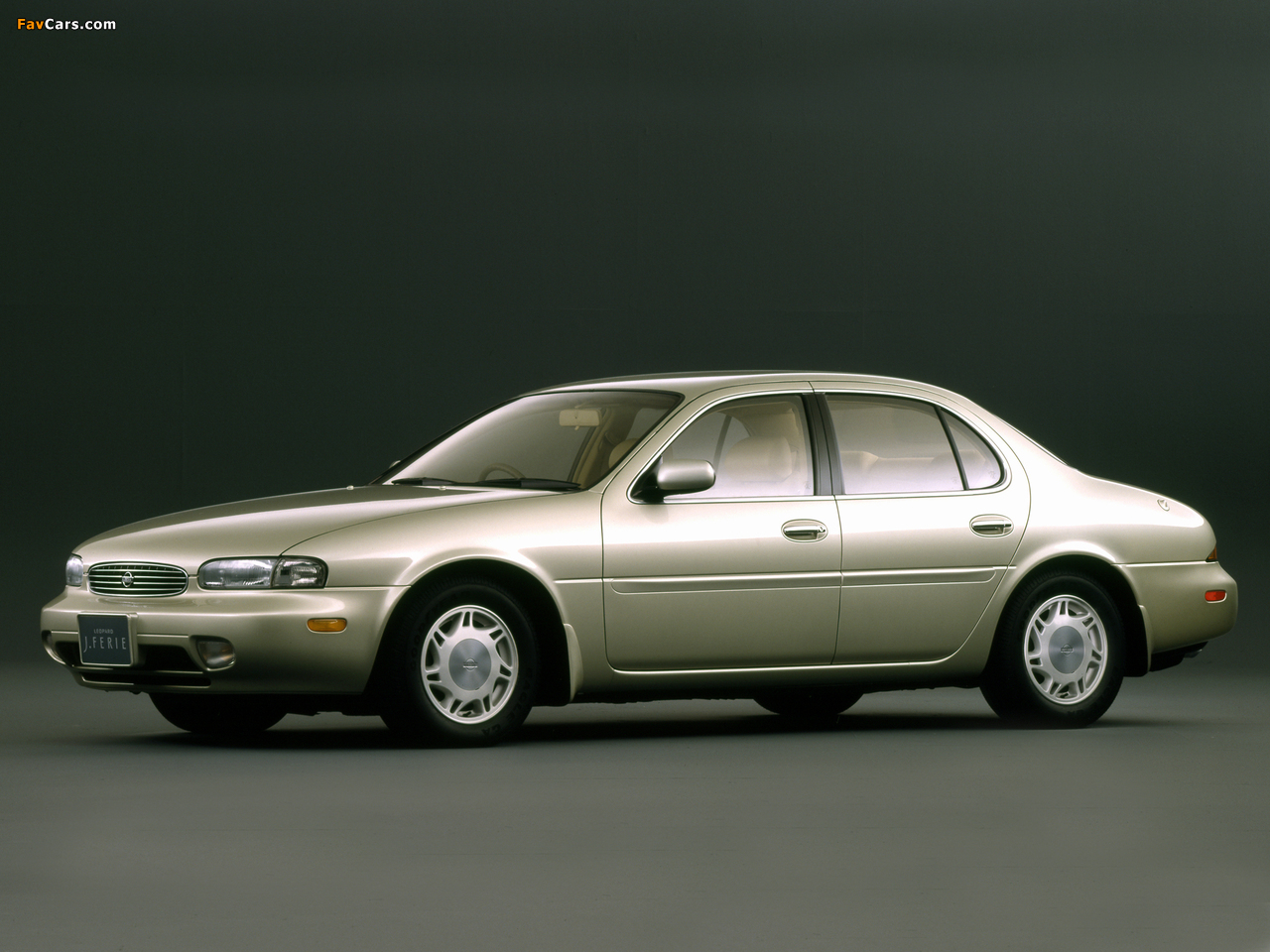 Nissan Leopard J Ferie (JY32) 1992–96 pictures (1280 x 960)