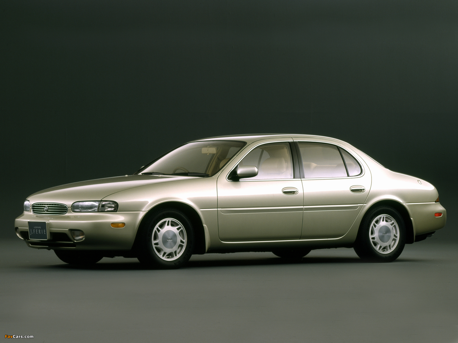 Nissan Leopard J Ferie (JY32) 1992–96 pictures (1600 x 1200)