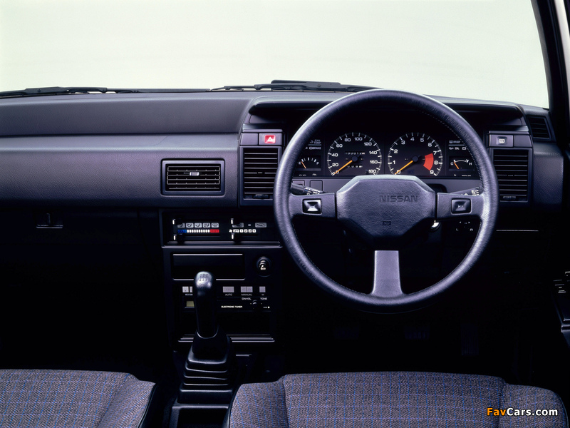 Nissan Liberta Villa SSS Hatchback (N13) 1986–90 photos (800 x 600)