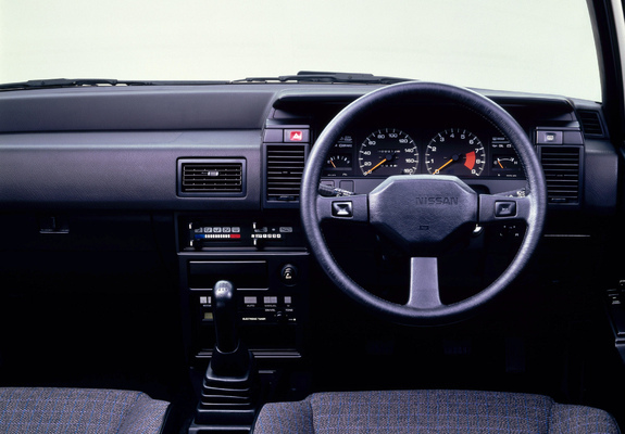 Nissan Liberta Villa SSS Hatchback (N13) 1986–90 photos