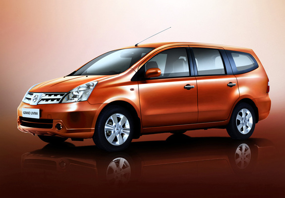 Pictures of Nissan Grand Livina 2007