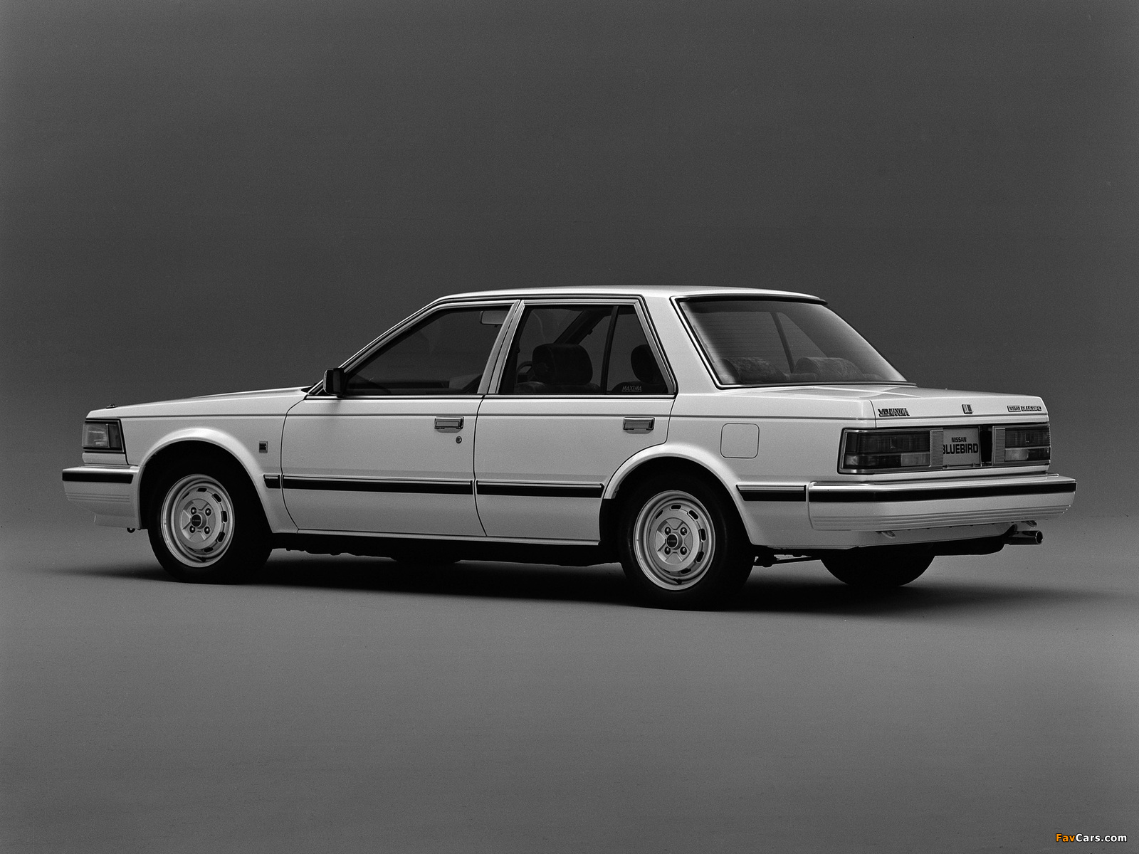 Nissan Bluebird Maxima Sedan (U11) 1984–86 images (1600 x 1200)