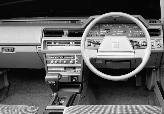 Nissan Bluebird Maxima Hardtop (U11) 1984–86 photos