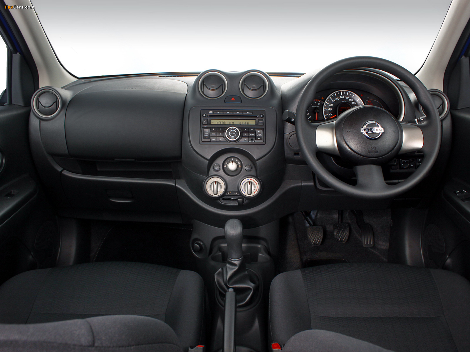 Photos of Nissan Micra 5-door ZA-spec (K13) 2011 (1600 x 1200)