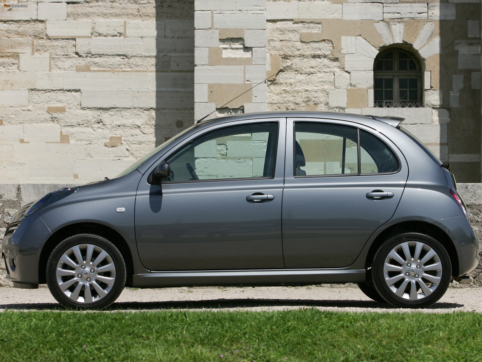 Pictures of Nissan Micra 160SR 5-door (K12) 2005–07 (2048 x 1536)