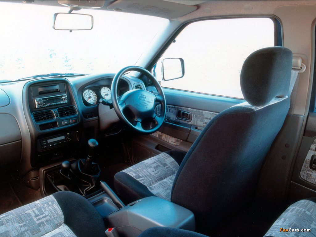 Images of Nissan Pickup Navara Crew Cab UK-spec (D22) 1997–2001 (1024 x 768)