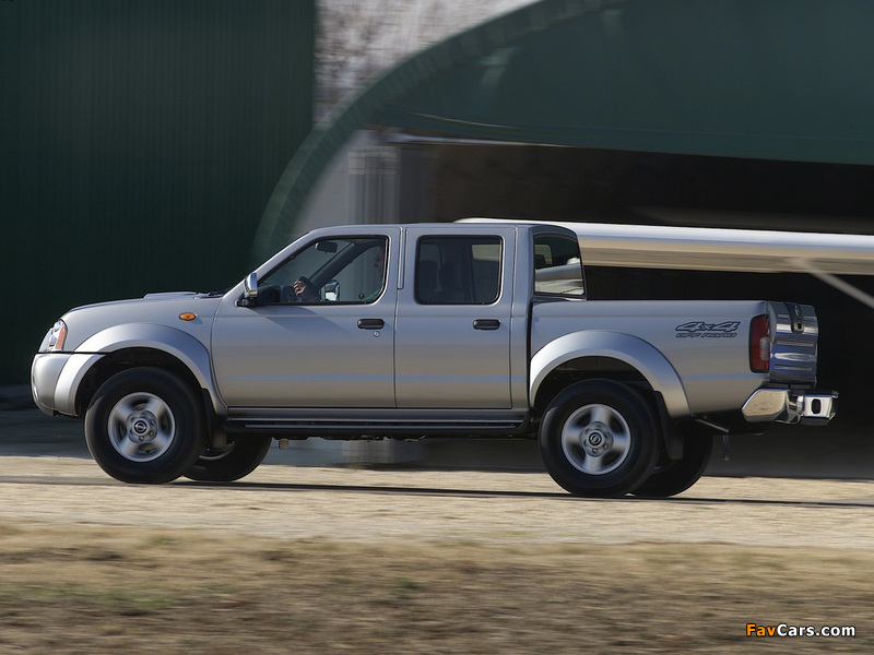 Images of Nissan Pickup Navara Crew Cab (D22) 2001–05 (800 x 600)