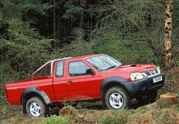 Images of Nissan Pickup Navara King Cab UK-spec (D22) 2001–05