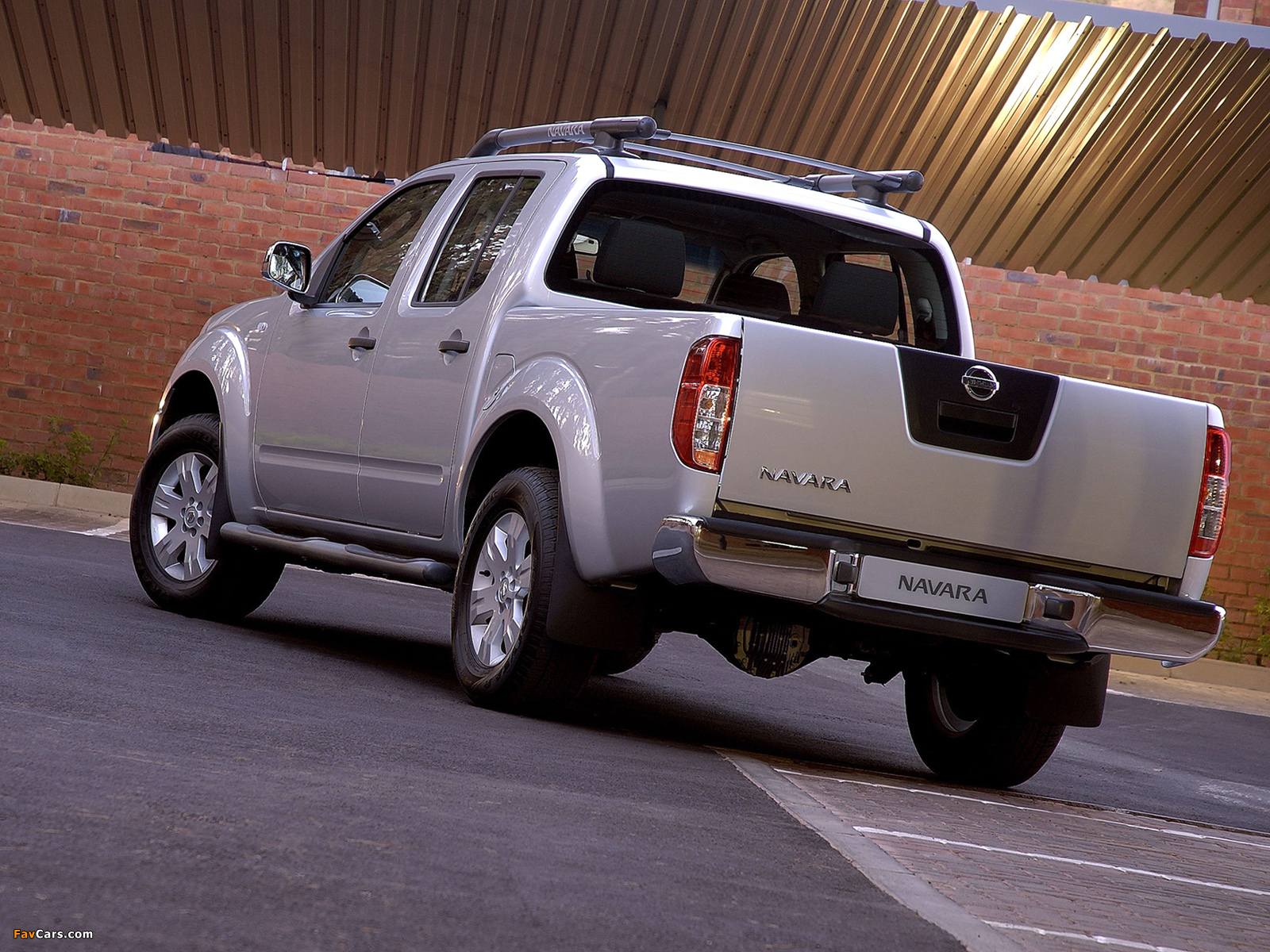 Images of Nissan Navara Double Cab ZA-spec (D40) 2005–10 (1600 x 1200)