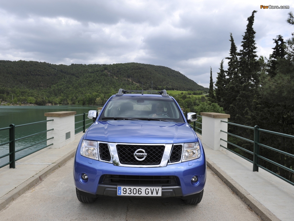 Images of Nissan Navara Double Cab (D40) 2010 (1024 x 768)