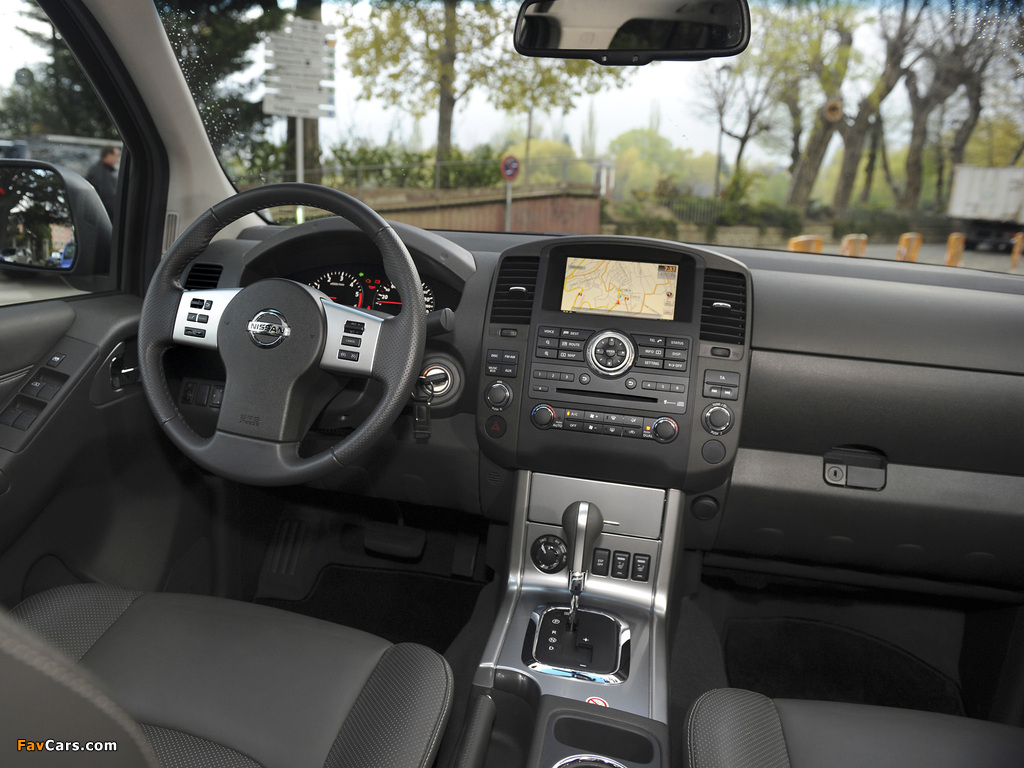 Images of Nissan Navara Double Cab (D40) 2010 (1024 x 768)