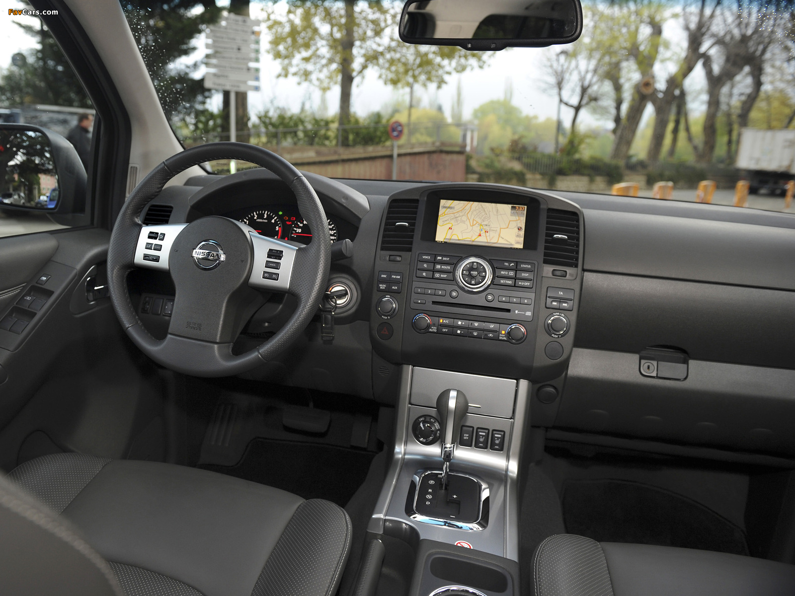 Images of Nissan Navara Double Cab (D40) 2010 (1600 x 1200)