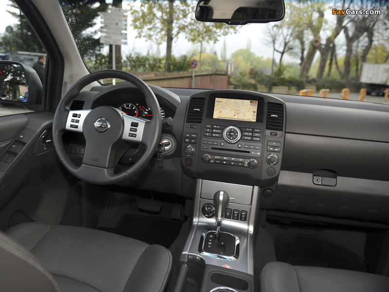 Images of Nissan Navara Double Cab (D40) 2010 (800 x 600)