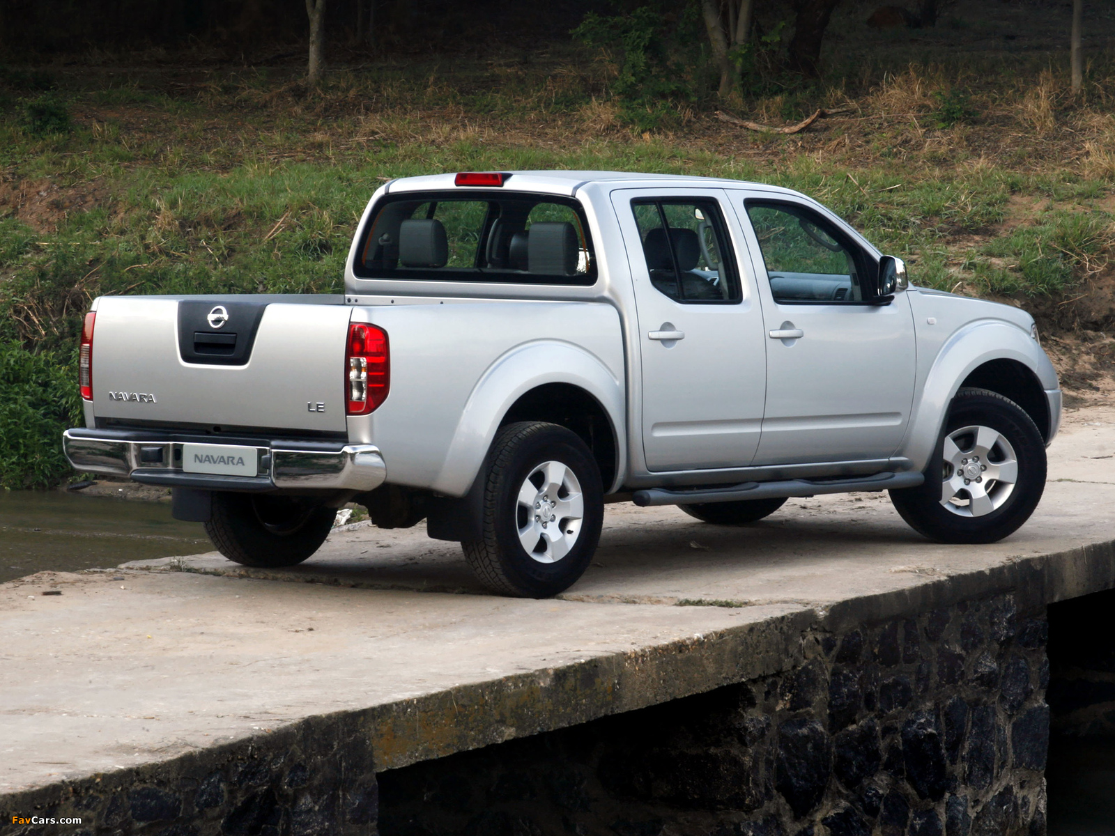 Nissan Navara Double Cab (D40) 2005–10 wallpapers (1600 x 1200)