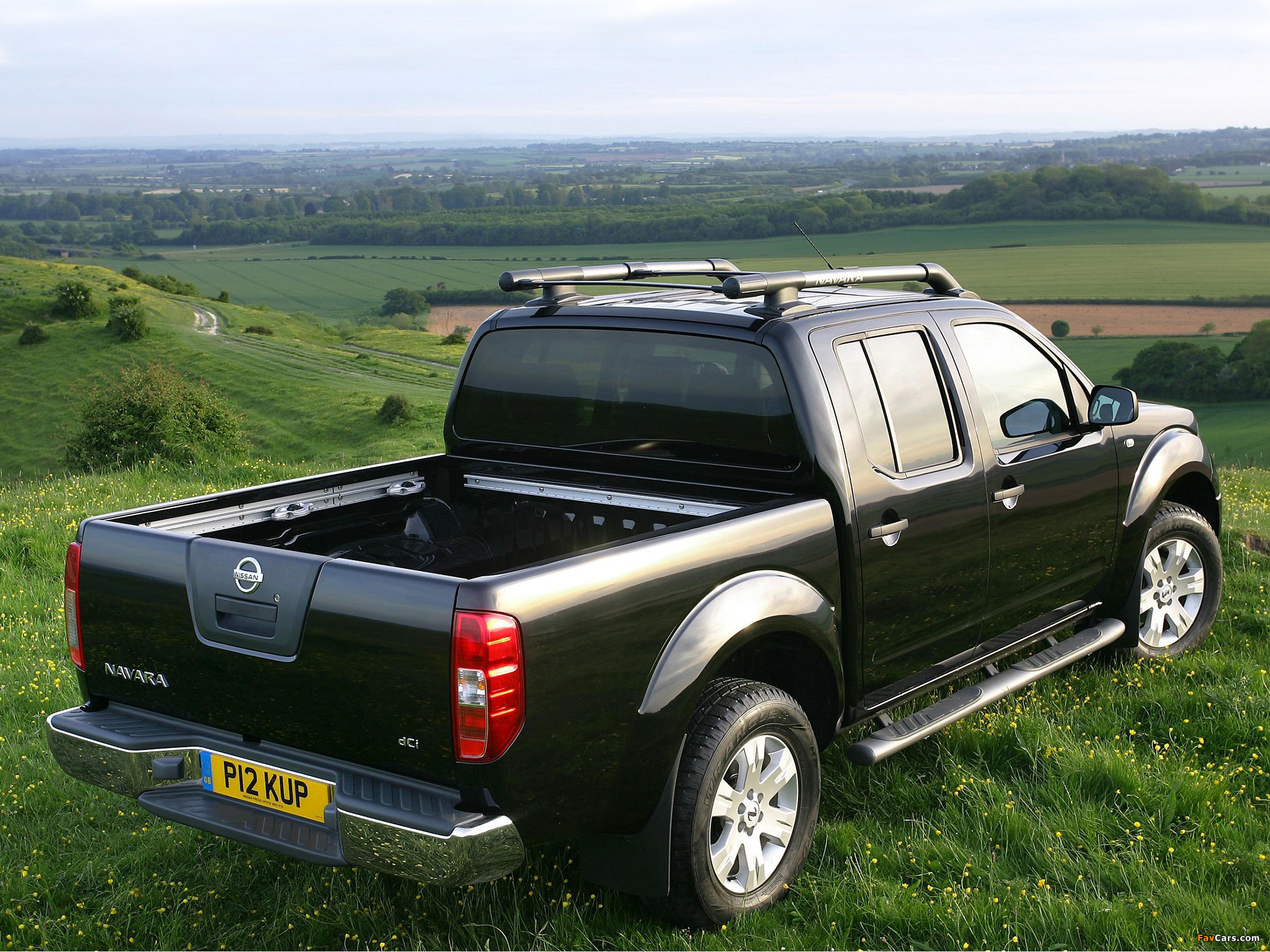 Nissan Navara Double Cab UK-spec (D40) 2005–10 wallpapers (2048 x 1536)