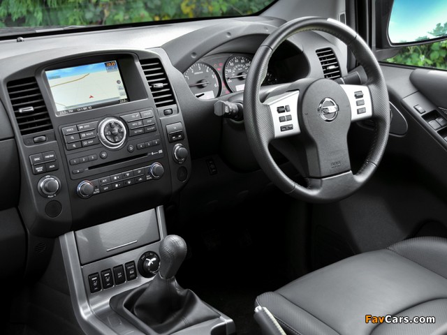 Nissan Navara Double Cab UK-spec (D40) 2010 wallpapers (640 x 480)