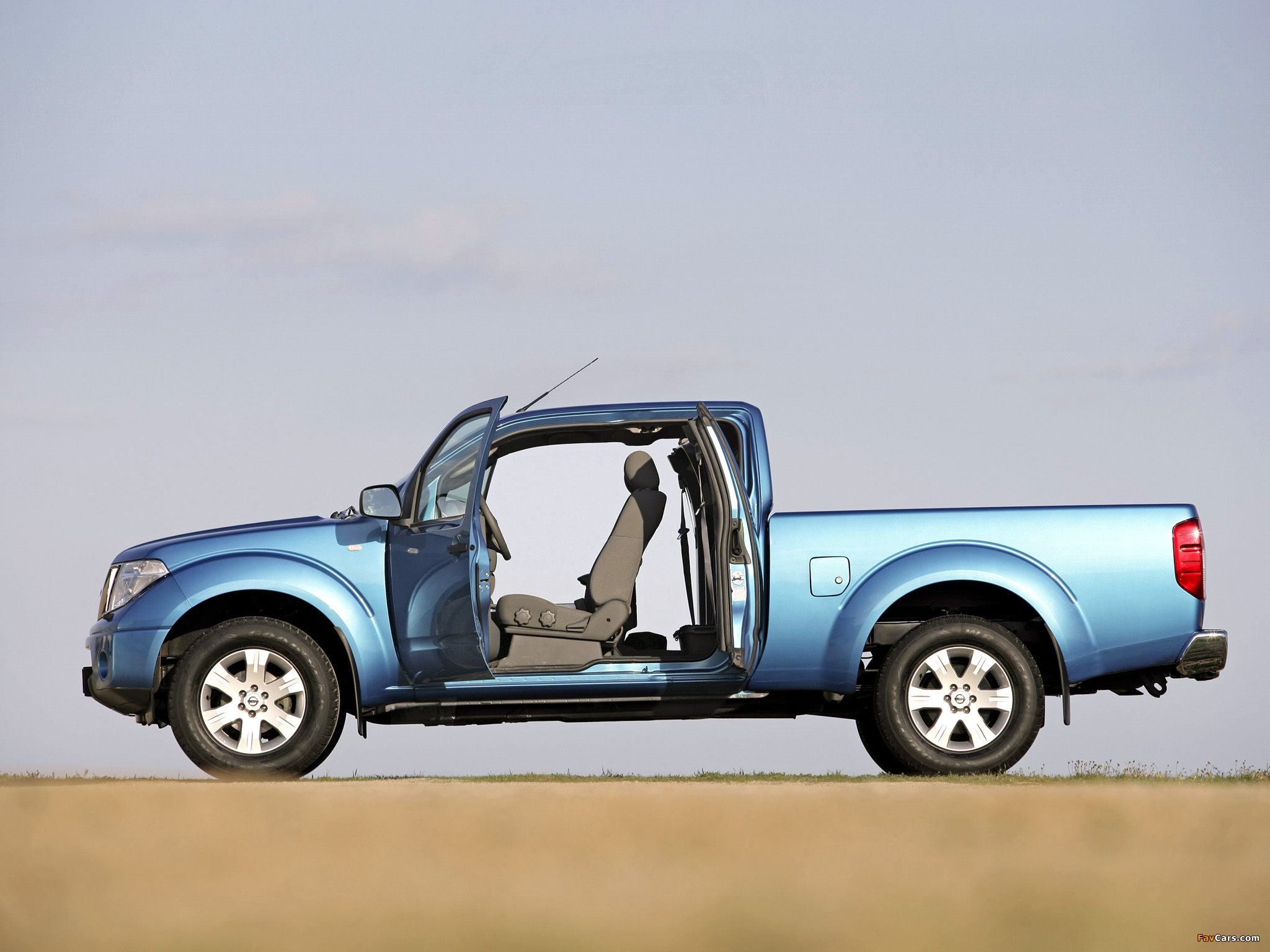 Photos of Nissan Navara King Cab (D40) 2005–10 (2048 x 1536)