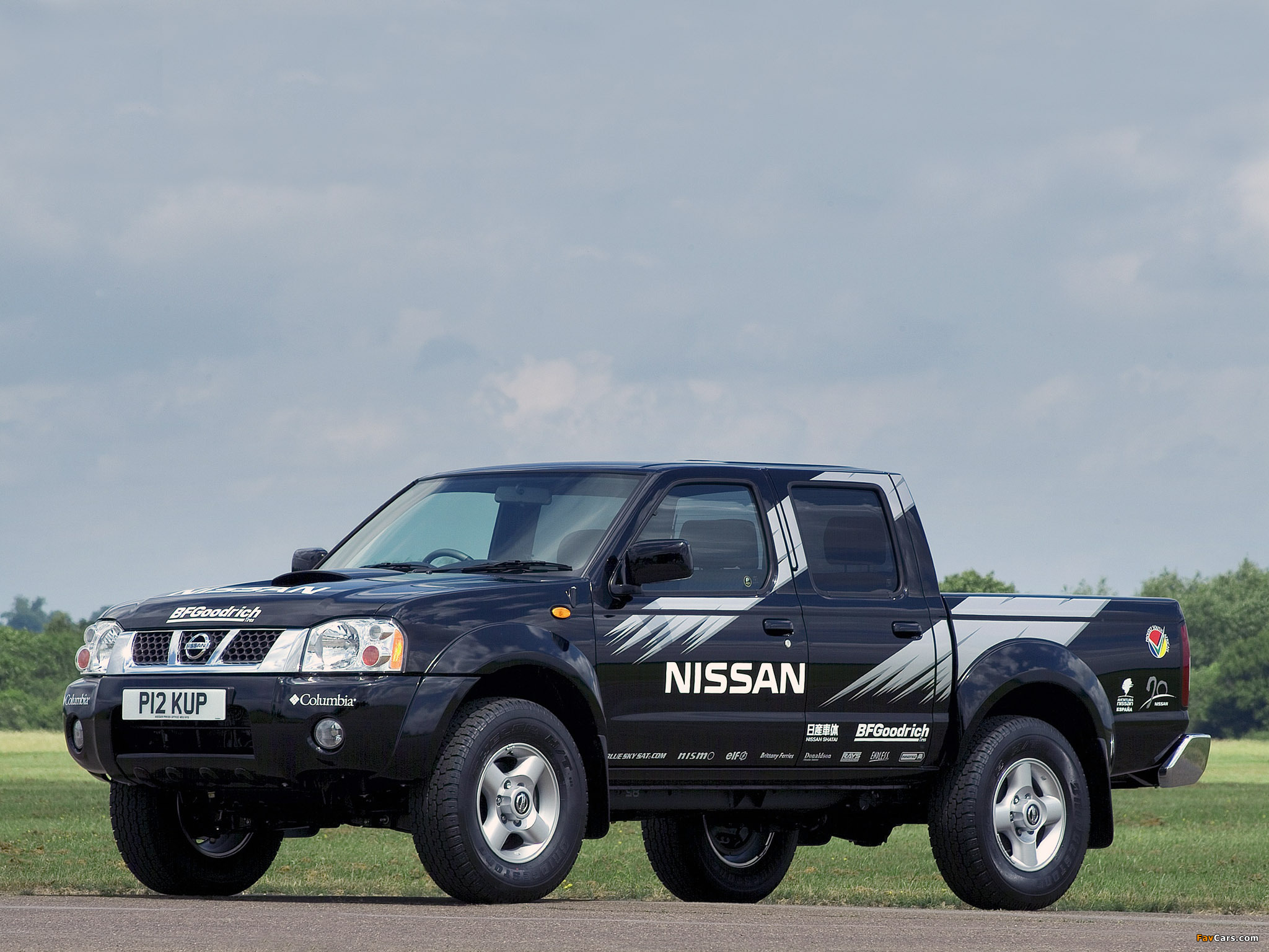 Pictures of Nissan Pickup Navara Crew Cab UK-spec (D22) 2001–05 (2048 x 1536)