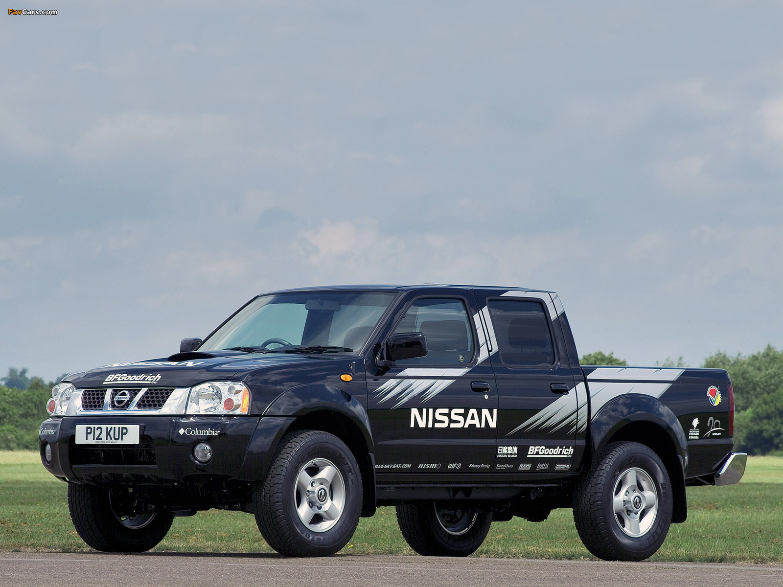 Pictures of Nissan Pickup Navara Crew Cab UK-spec (D22) 2001–05 (1600 x 1200)