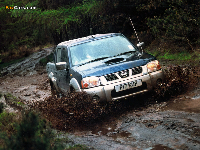 Pictures of Nissan Pickup Navara Crew Cab UK-spec (D22) 2001–05 (640 x 480)