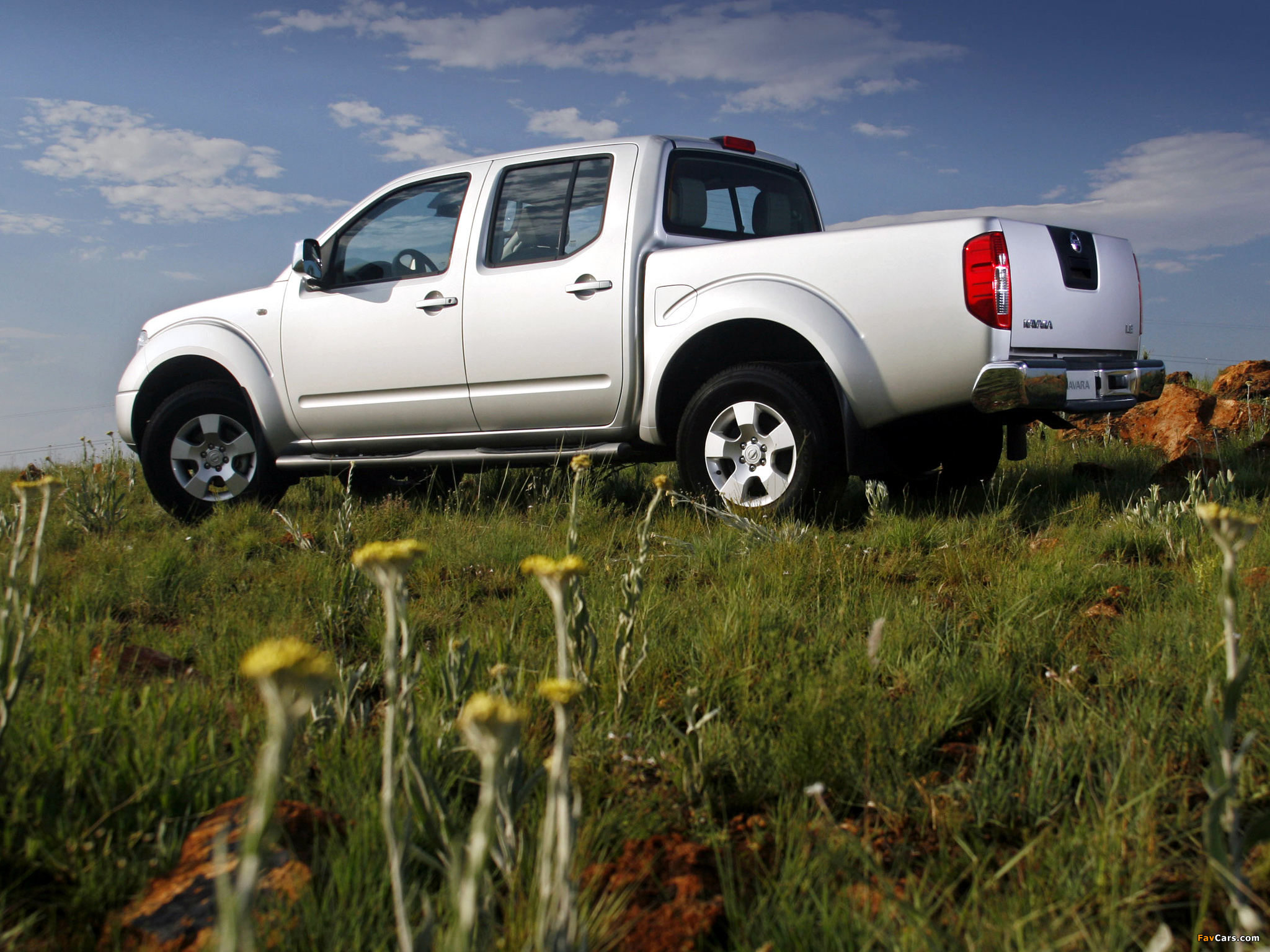 Pictures of Nissan Navara Double Cab (D40) 2005–10 (2048 x 1536)