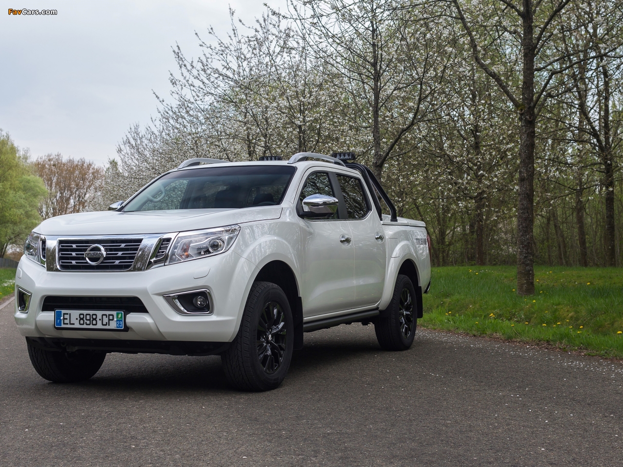 Pictures of Nissan Navara 