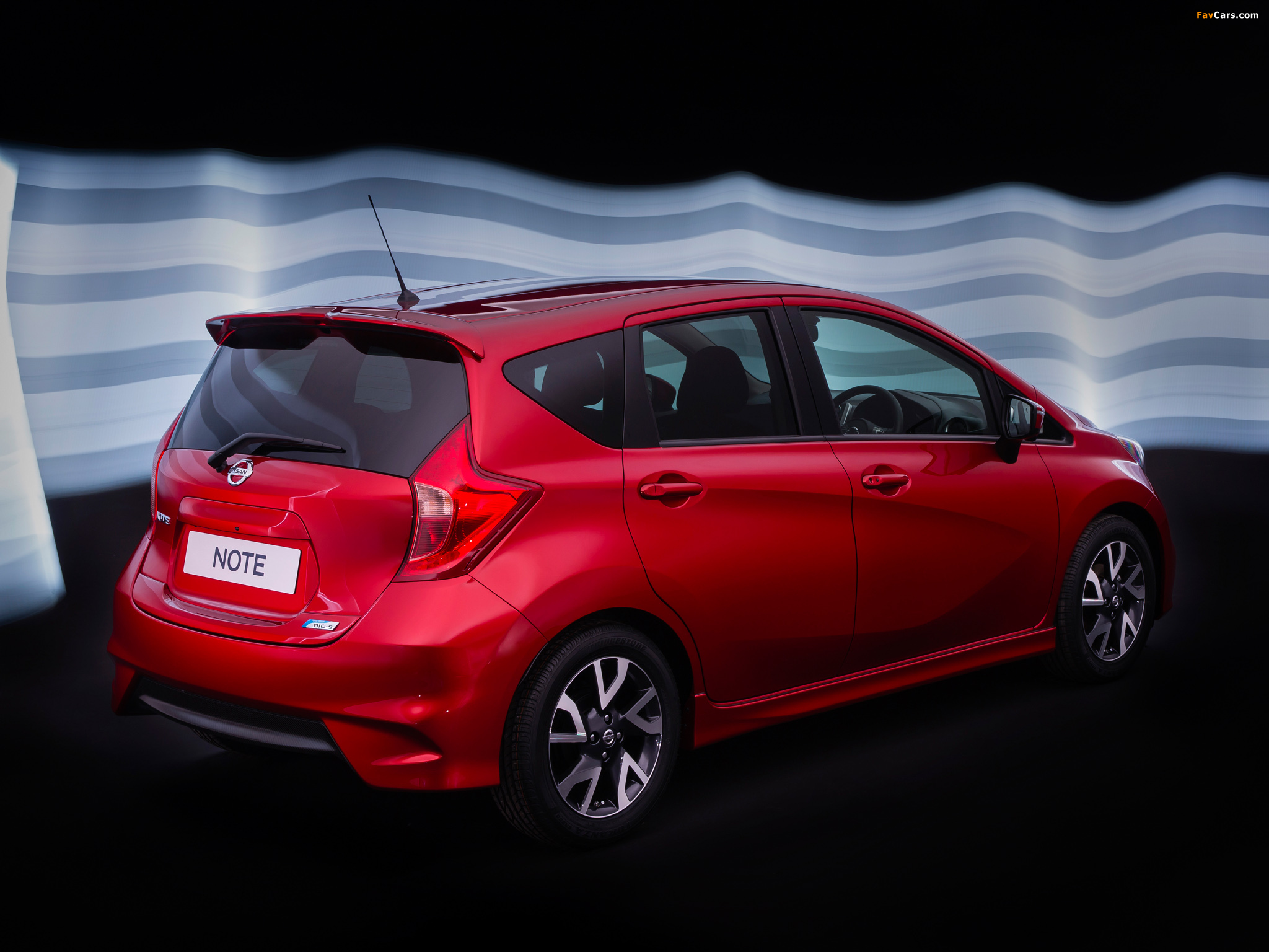 Images of Nissan Note Dynamic UK-spec (E12) 2013 (2048 x 1536)