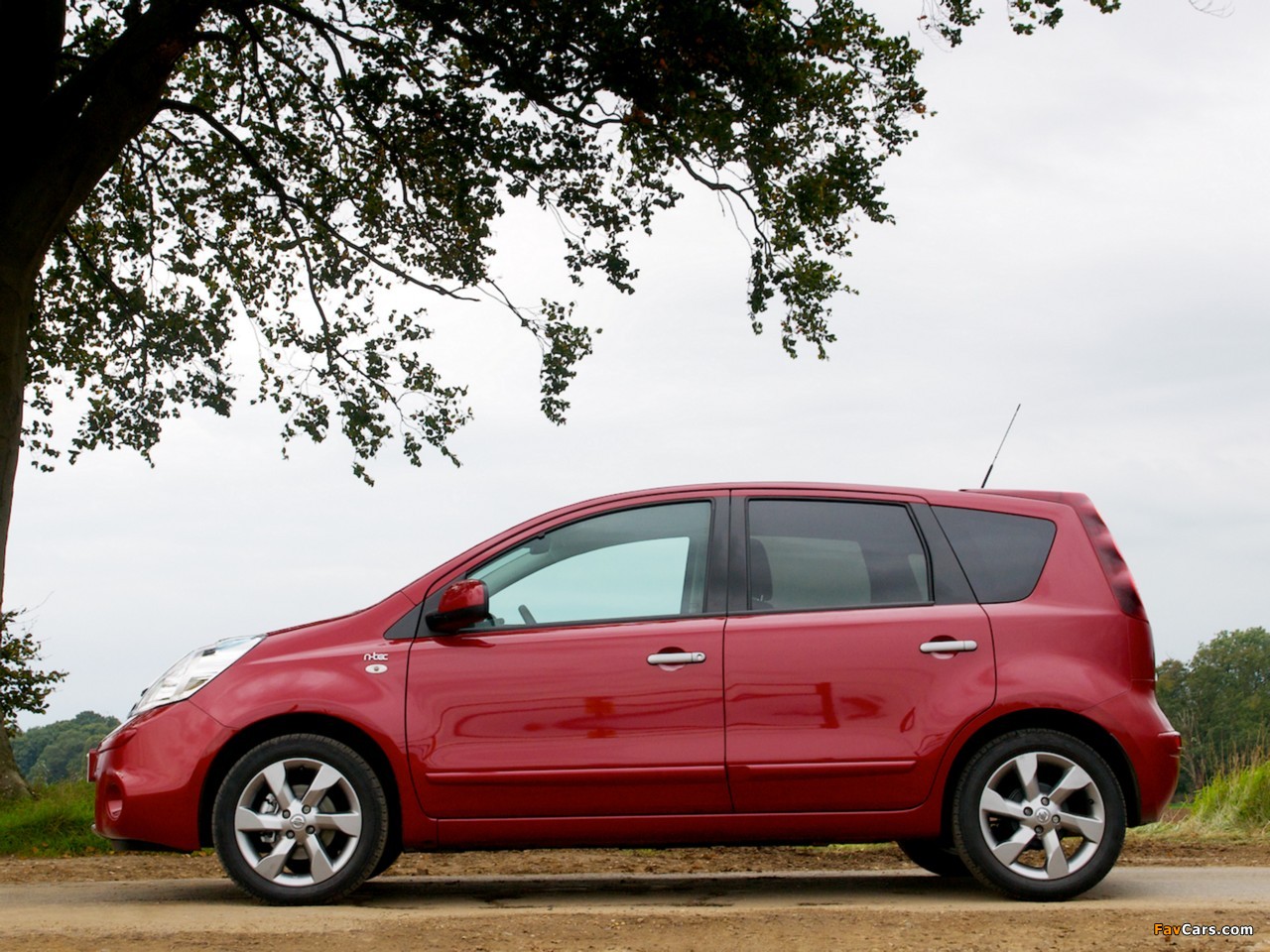 Nissan Note UK-spec (E11) 2009–13 images (1280 x 960)